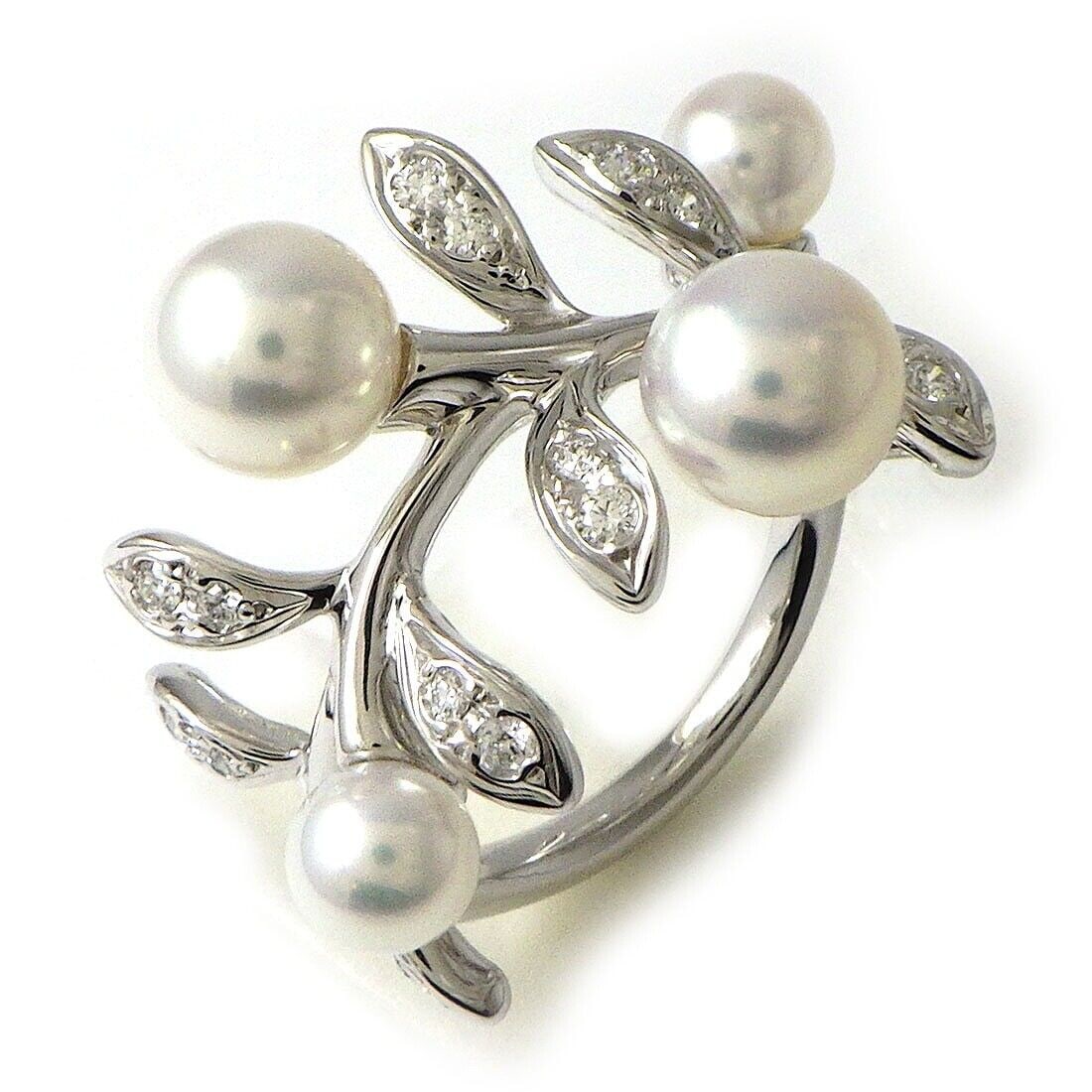 MIKIMOTO RING: Brand: MIKIMOTOMaterial: (18K) White Gold Stone: Pearl, Diamond Weight(ct.): 0.17ct US Size: 5 3/8 Width: 0.07"-0.65"(inches) / 1.9mm - 16.6mm Weight: 6.4 grams Accessories: Box