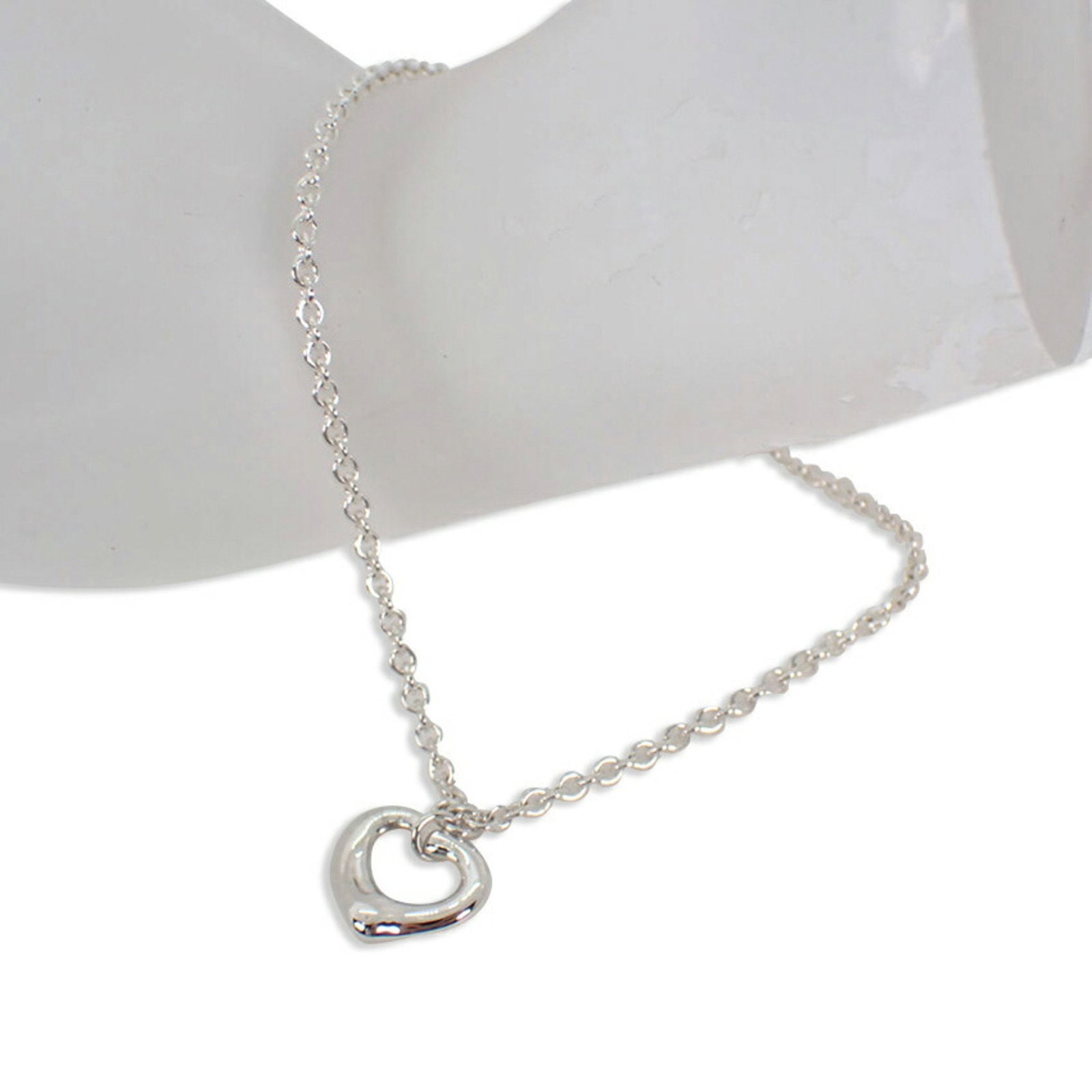 Tiffany & Co. Bracelet: Tiffany & Co. Bracelet Brand: Tiffany Line: Open Heart Type: Charm bracelet Gender: Women Material: Sterling silver 925 Weight: 2.5g / 0.08oz. Total Length: 18.5cm / 7.28'' Acces