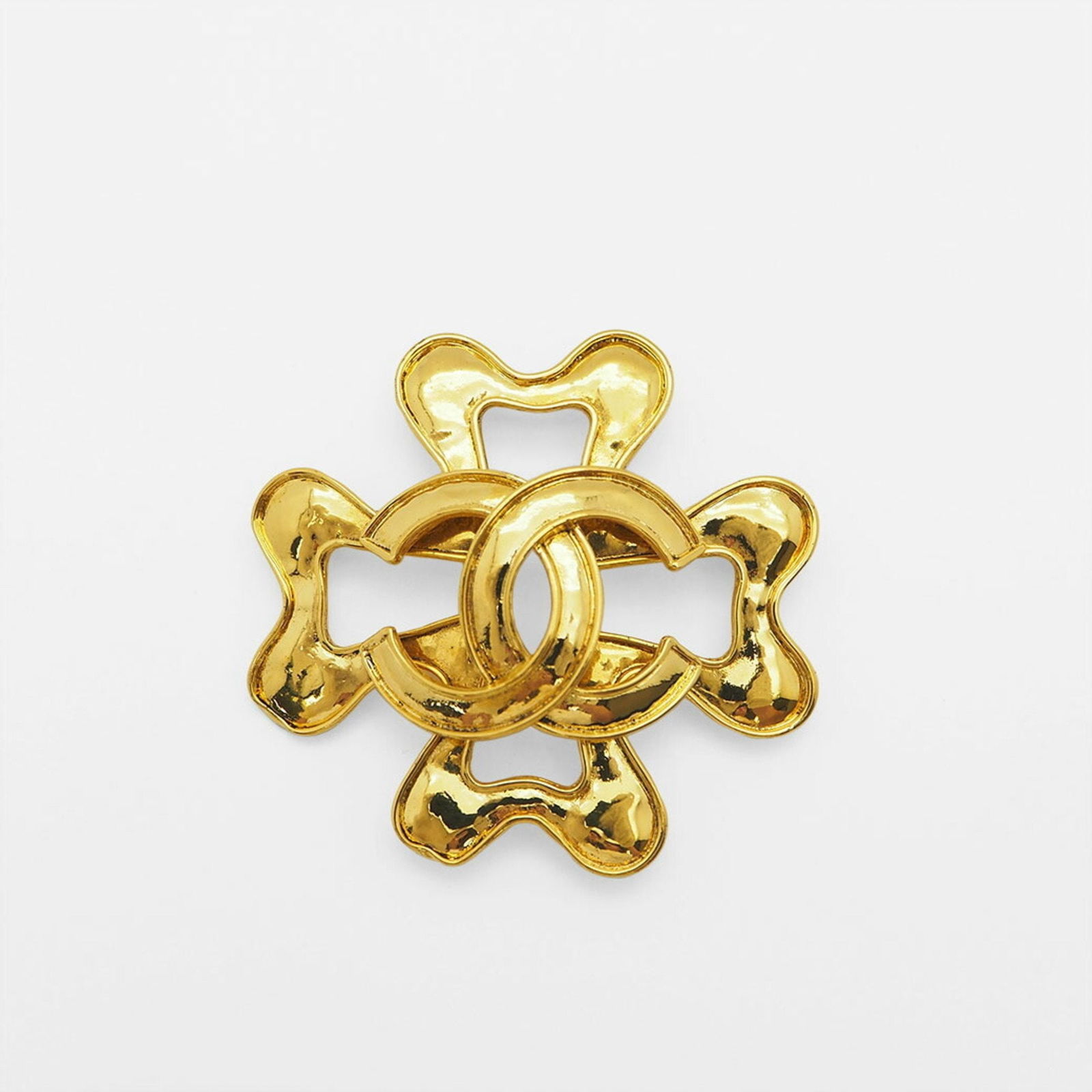 CHANEL CLOVER COCO BROOCH DECA GOLD: CHANEL Clover Coco Brooch Deca Gold Brand: Chanel Type: Pin brooch Material: None Color: Gold Size: None Accessories: None Accessories Notice: When purchasing pre-owned goods, please refe