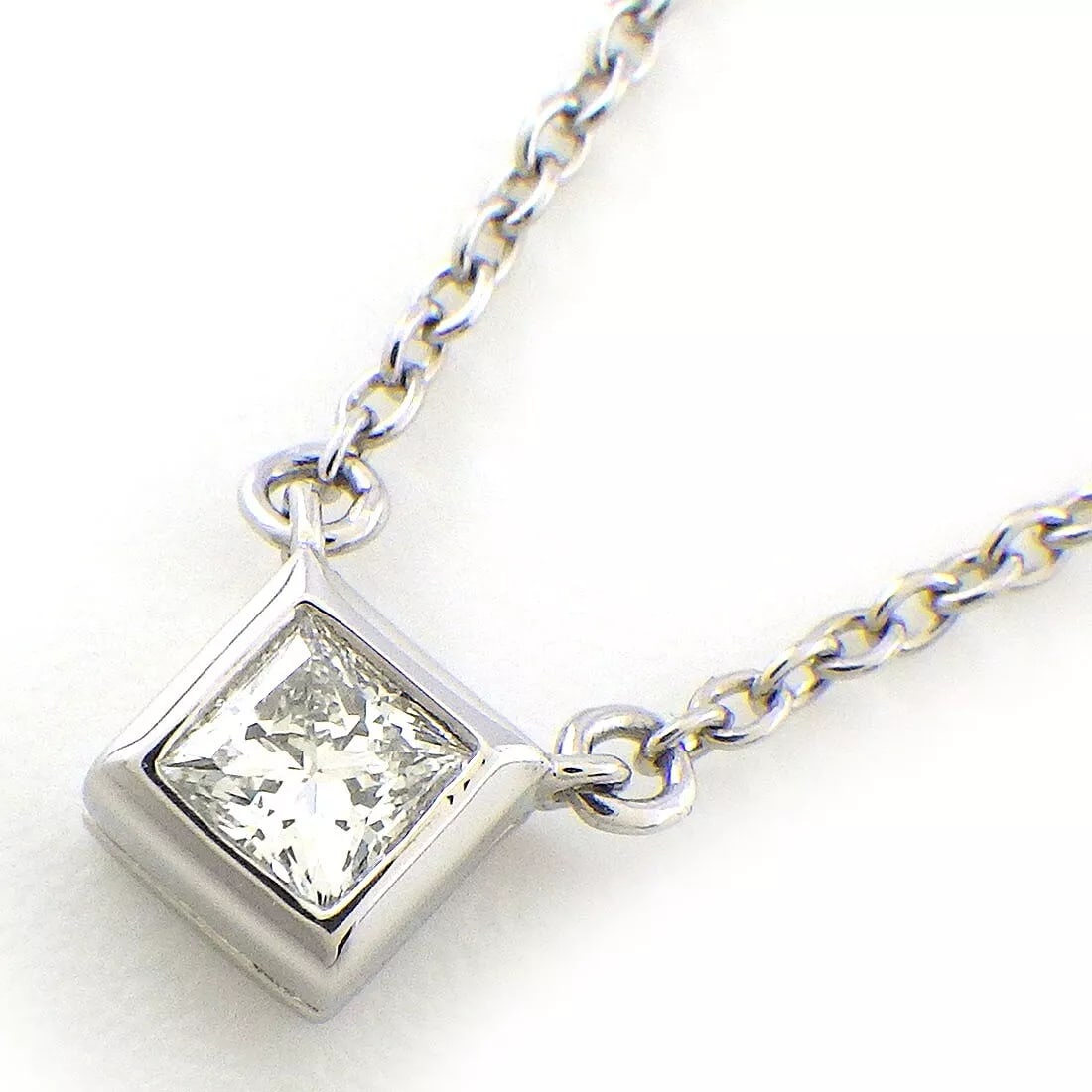 Tiffany & Co. Necklace Solitaire Square Diamond: Tiffany & Co. Necklace Solitaire Square Diamond Brand: Tiffany & Co. Type: Necklace Material: PT950 Platinum Color: None Size: Chain Length : 15.74"(inches) / 40.0cm, Pendant Top Size : W 0.20" × H 0
