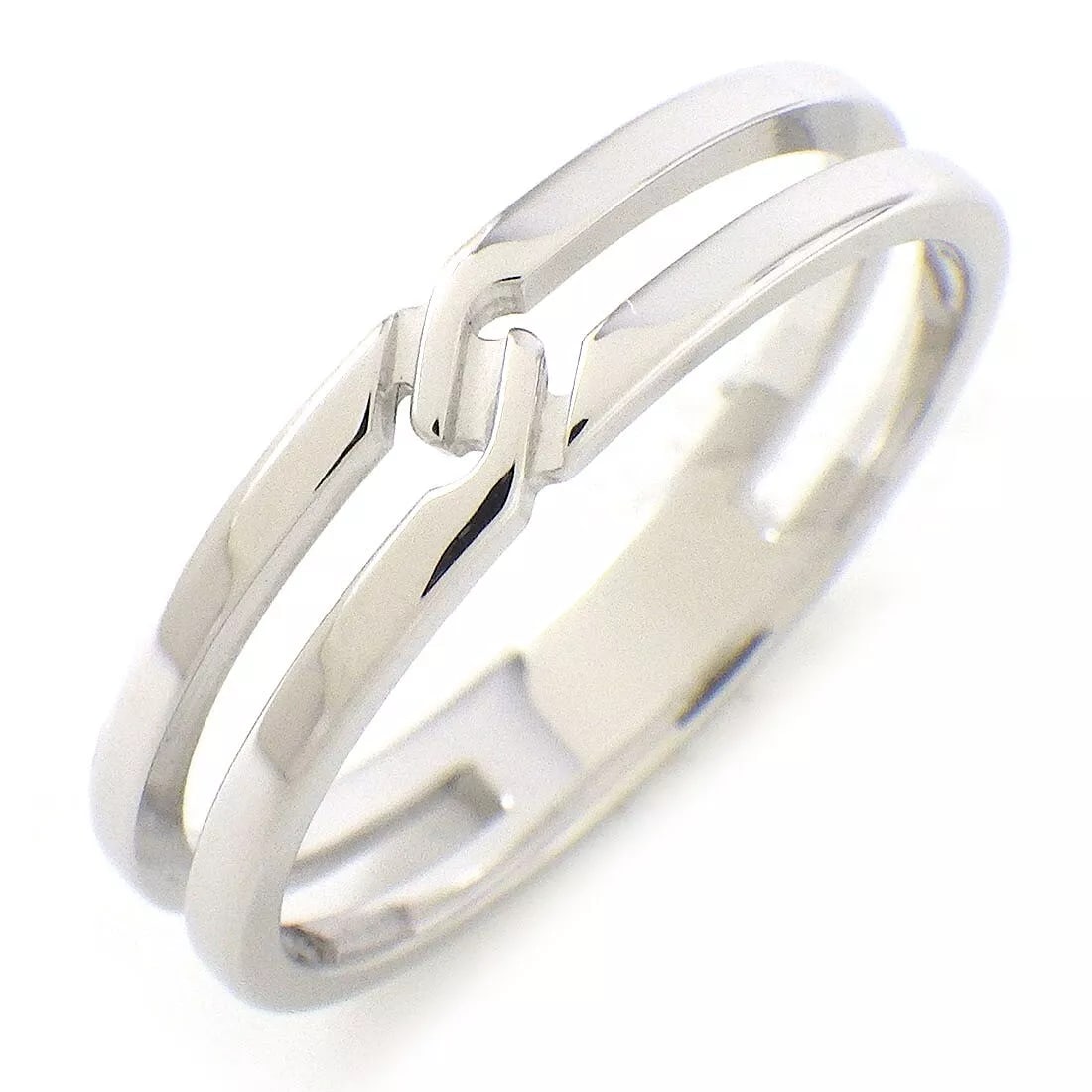 GUCCI Ring Infinity Japan Limited Model: GUCCI Ring Infinity Japan Limited Model Brand: GUCCI Type: Ring Material: 750(18K) White Gold Color: None Size: 6.75 Accessories: None Accessories Notice: When purchasing pre-owned goods,