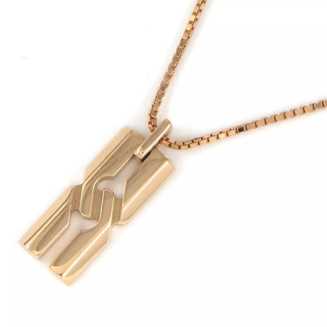 GUCCI Necklace Infinity Limited Model: GUCCI Necklace Infinity Limited Model Brand: GUCCI Type: Necklace Material: 750(18K) Rose(Pink) Gold Color: None Size: Chain Length(Maximum): 17.71"(inches) / 45.0cm Accessories: None Acc