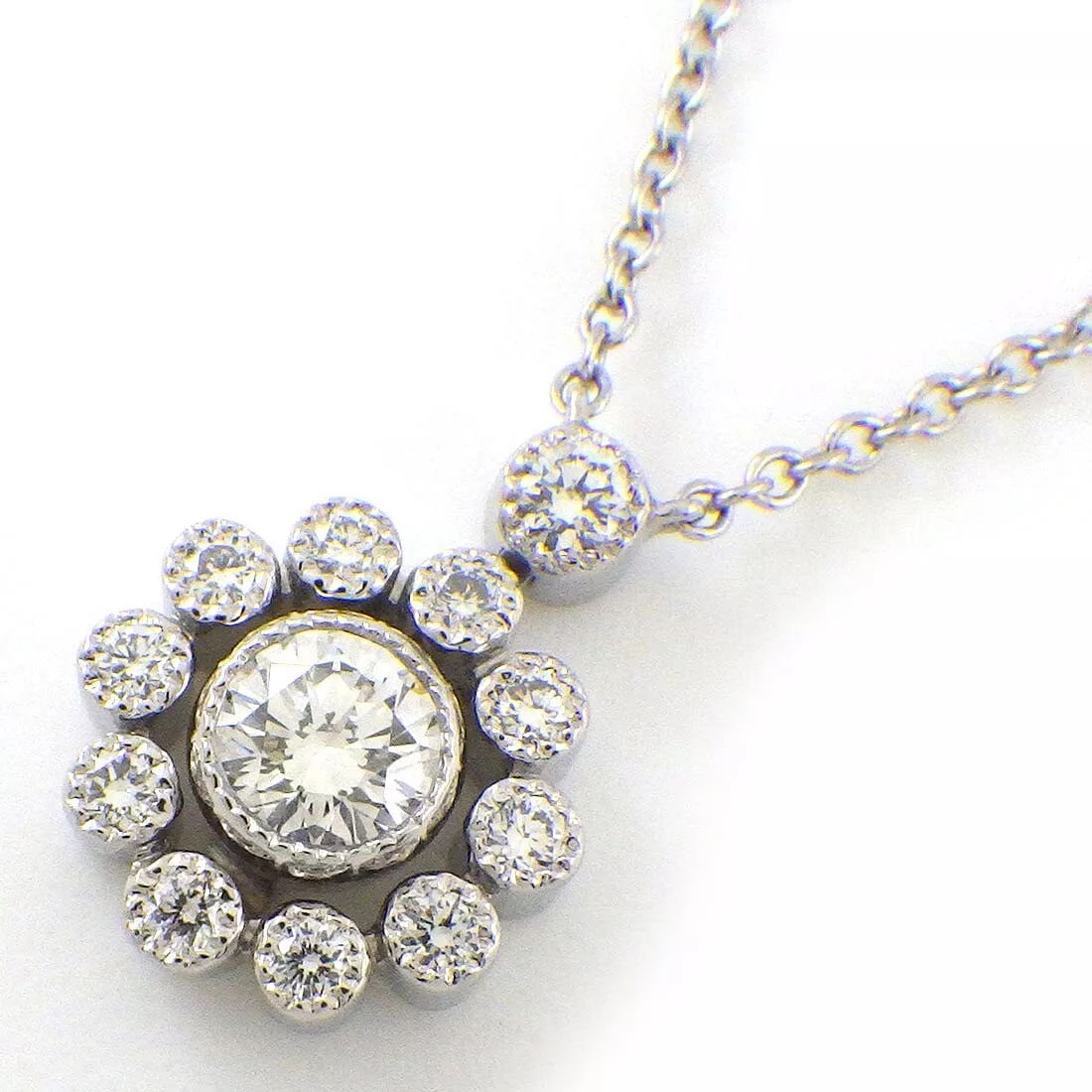 Tiffany & Co. Necklace Enchant Flower: Tiffany & Co. Necklace Enchant Flower Brand: Tiffany & Co. Type: Necklace Material: PT950 Platinum Color: None Size: Chain Length : 16.14"(inches) / 41.0cm Accessories: None Accessories N