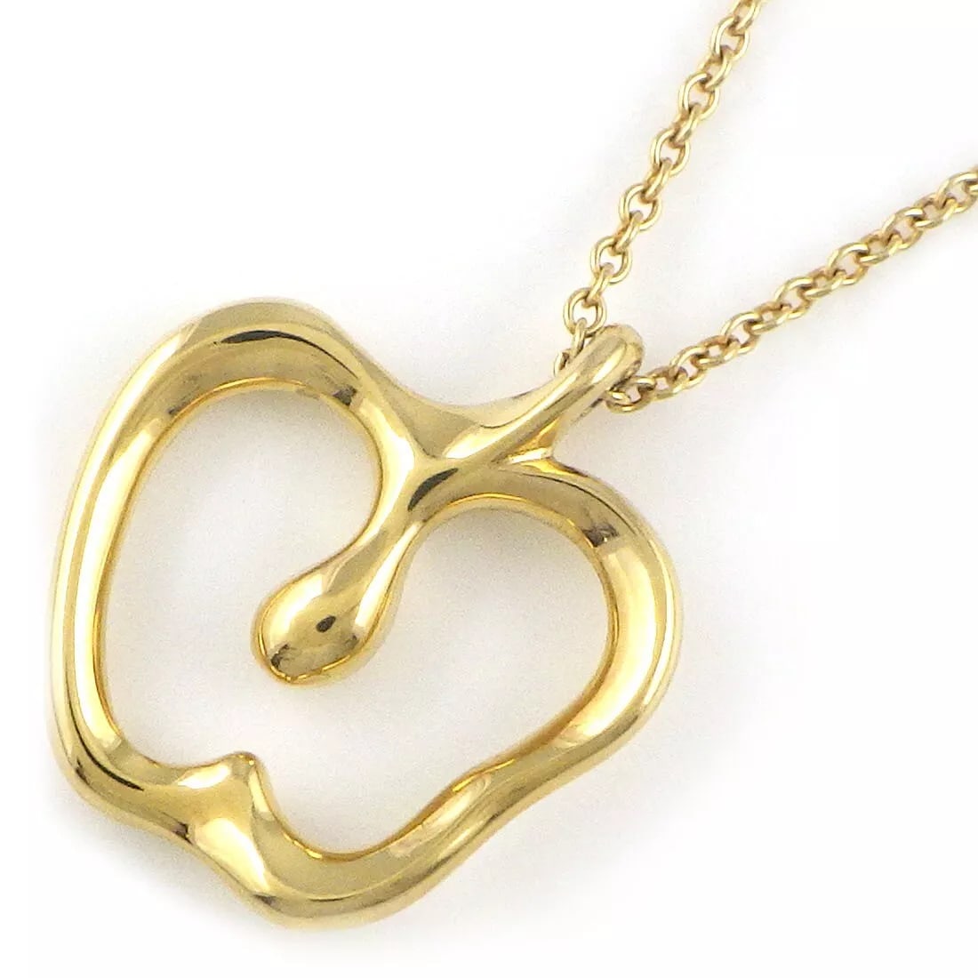Tiffany & Co. Necklace Apple Small Elsa Peretti: Tiffany & Co. Necklace Apple Small Elsa Peretti Brand: Tiffany & Co. Type: Necklace Material: 750(18K) Yellow Gold Color: None Size: Chain Length : 15.78"(inches) / 40.1cm Accessories: None