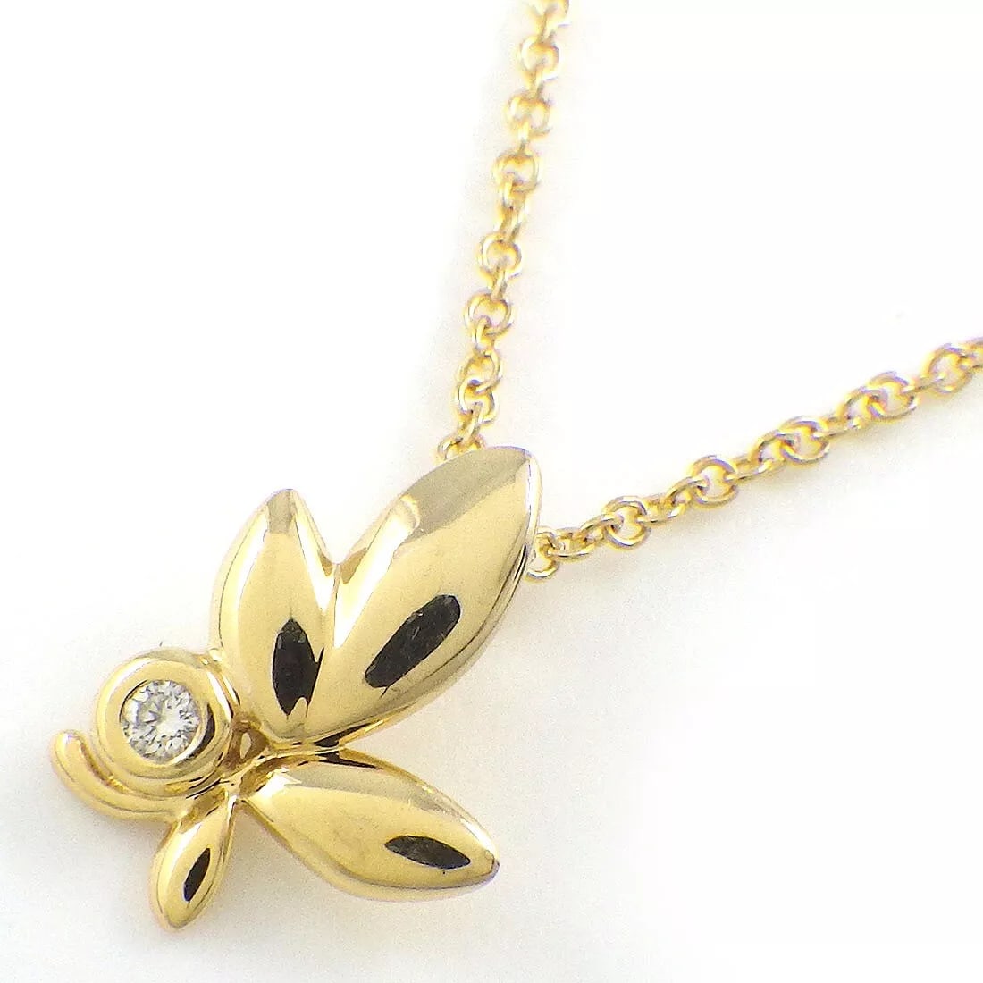 Tiffany & Co. Necklace Olive Leaf Mini Paloma Picasso: Tiffany & Co. Necklace Olive Leaf Mini Paloma Picasso Brand: Tiffany & Co. Type: Necklace Material: 750(18K) Yellow Gold Color: None Size: Chain Length : 15.94"(inches) / 40.5cm Accessories: None