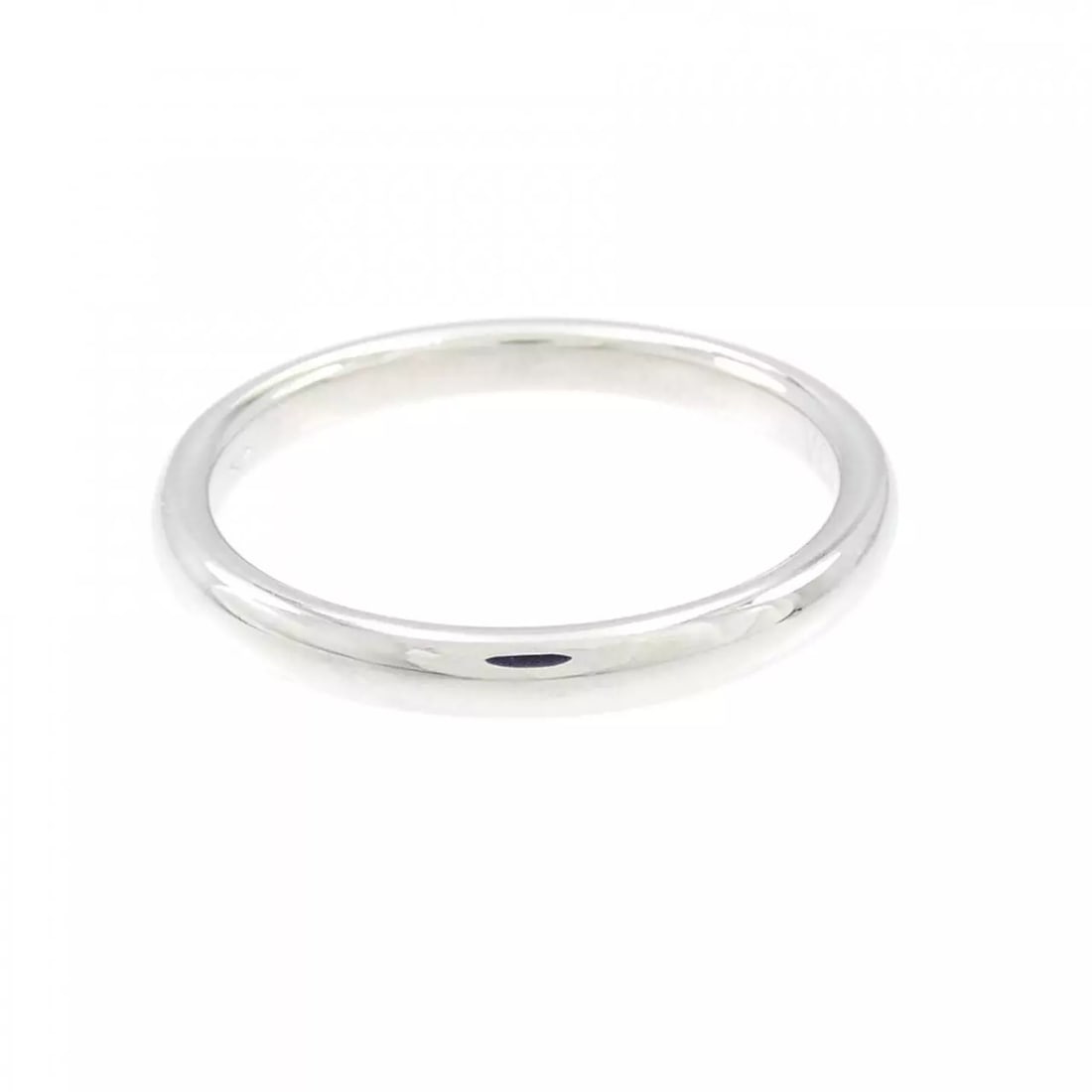 VAN CLEEF & ARPELS PT RING: Van Cleef & Arpels PT Ring Brand: Van Cleef & Arpels Type: Ring Material: Platinum Color: None Size: 8.5-9 Accessories: None Accessories Notice: When purchasing pre-owned goods, please r