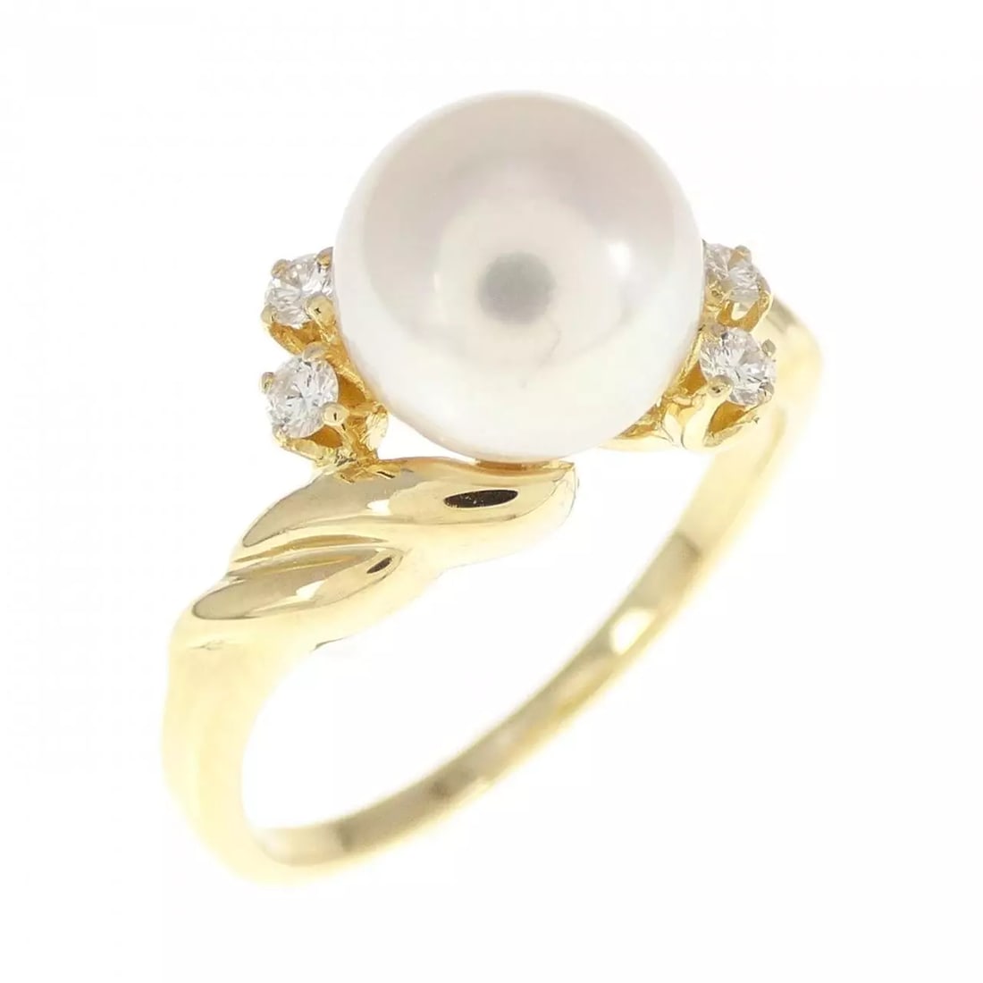MIKIMOTO AKOYA PEARL RING: MIKIMOTO Akoya Pearl Ring Brand: MIKIMOTO Type: Ring Material: K18 Yellow Gold Color: None Size: 6 Accessories: None Accessories Notice: When purchasing pre-owned goods, please refer to t