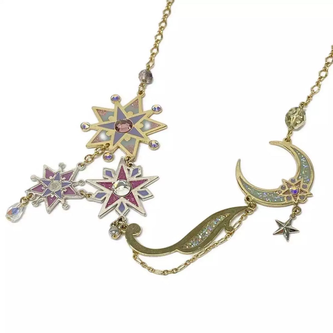 ANNA SUI GOLD MULTI HARDWARE PLASTIC NECKLACE: ANNA SUI Gold Multi Hardware Plastic Necklace Brand: ANNA SUI Type: Necklace Material: Hardware, Plastic Color: Gold, Multi Size: Top: 1.3 inch (3.3 cm) * 1.22 inch (3.1 cm) Chain: 16.14 inch (41