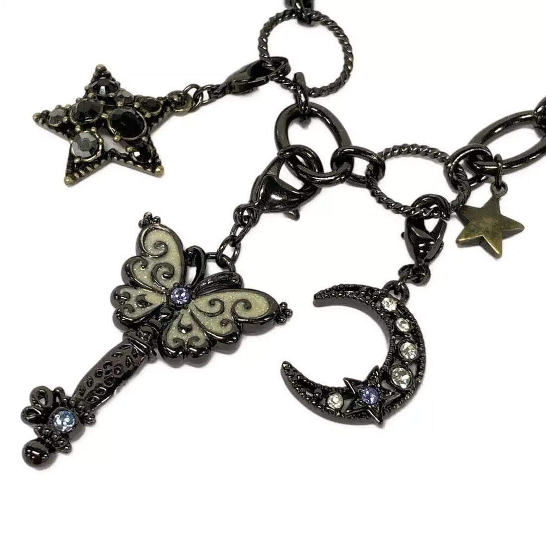 ANNA SUI BLACK CLEAR HARDWARE RHINESTONES PLASTIC NECKLACE: ANNA SUI Black Clear Hardware Rhinestones Plastic Necklace Brand: ANNA SUI Type: Necklace Material: Hardware, Rhinestones, Plastic Color: Black, Clear Size: Top: 1.46 inch (3.7 cm) * 0.91 inch (2.