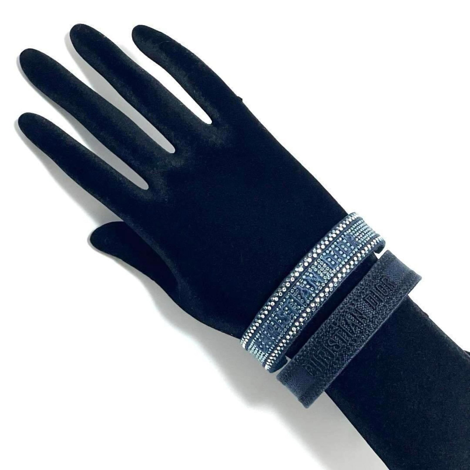 CHRISTIAN DIOR MEN'S BRACELET SET: Christian Dior Men's Bracelet Set Brand: Christian Dior Type: Charm bracelet Material: Canvas, Rhinestone Color: Navy Size: Length: 15.5cm - 21.5cm / 6.1'' - 8.46'' Accessories: None Acce
