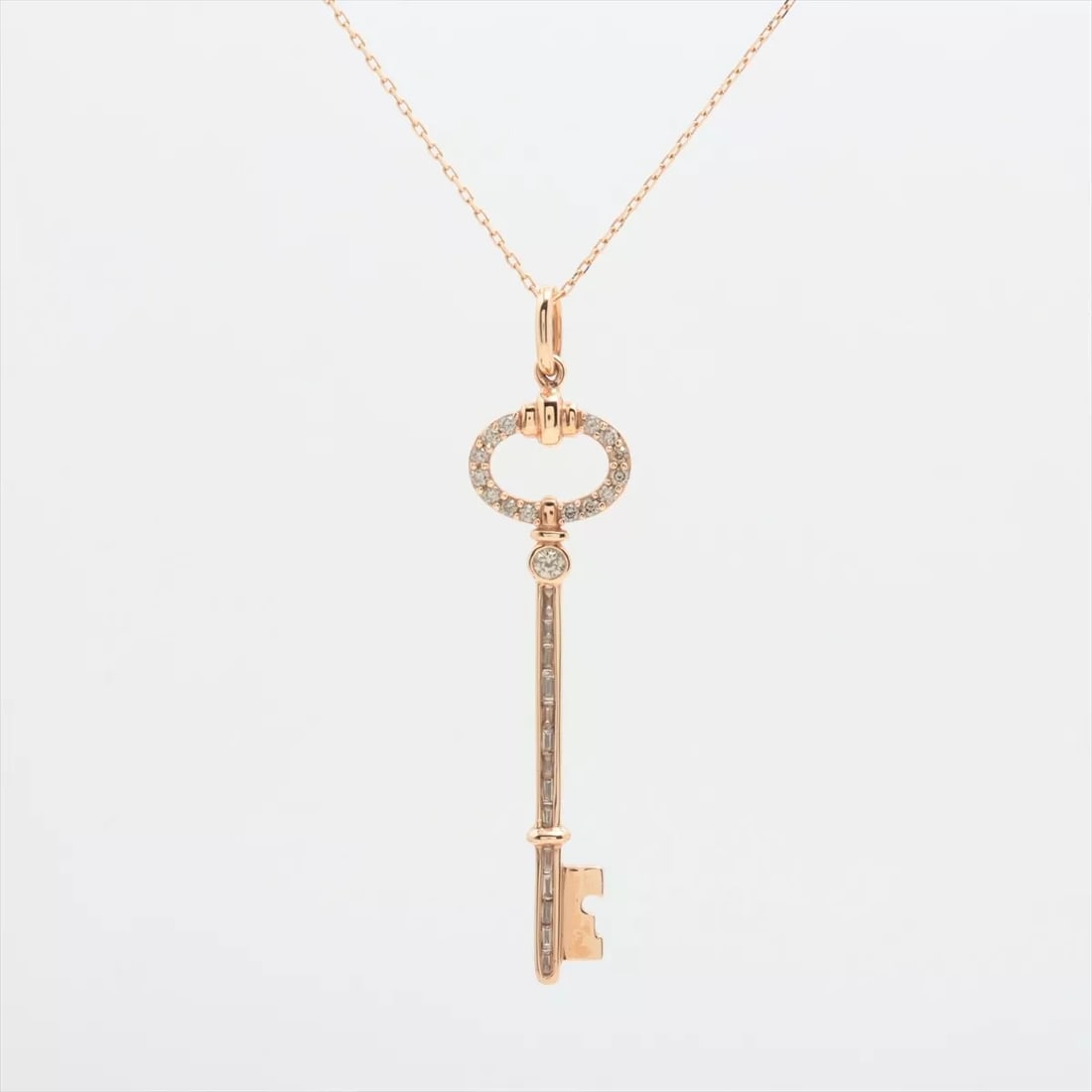 DIAMOND NECKLACE K18: diamond Necklace K18 Brand: Off-brand Type: Necklace Material: See description Color: Not Specified Size: Chain length: 45.2 Accessories: None Accessories Notice: When purchasing pre-owne
