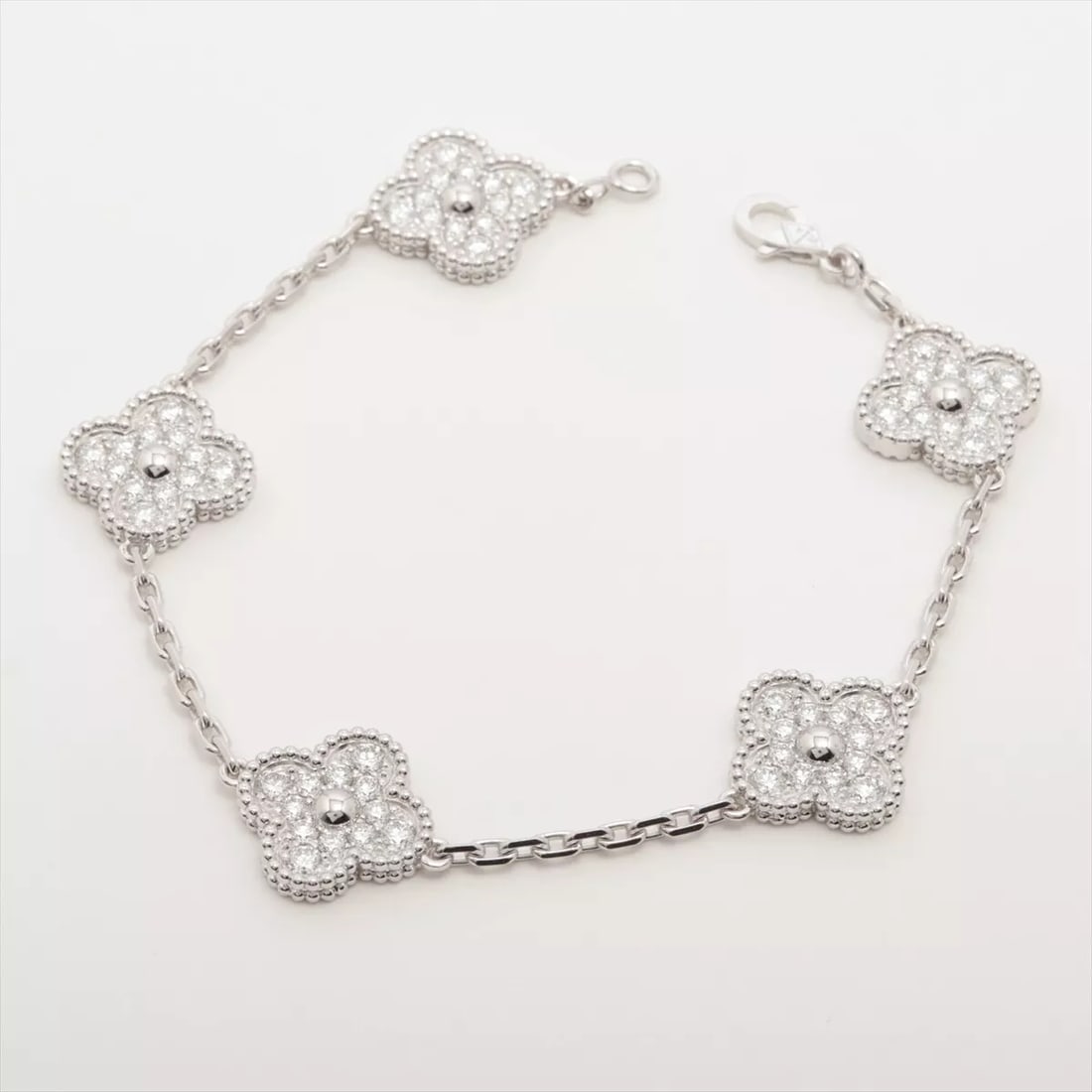 VAN CLEEF & ARPELS VINTAGE ALHAMBRA 5P DIAMOND BRACELET: Van Cleef & Arpels Vintage Alhambra 5P diamond Bracelet Brand: Van Cleef & Arpels Type: Bracelet Material: None Color: Not Specified Size: length:19.5(CM) Accessories: None Accessories No