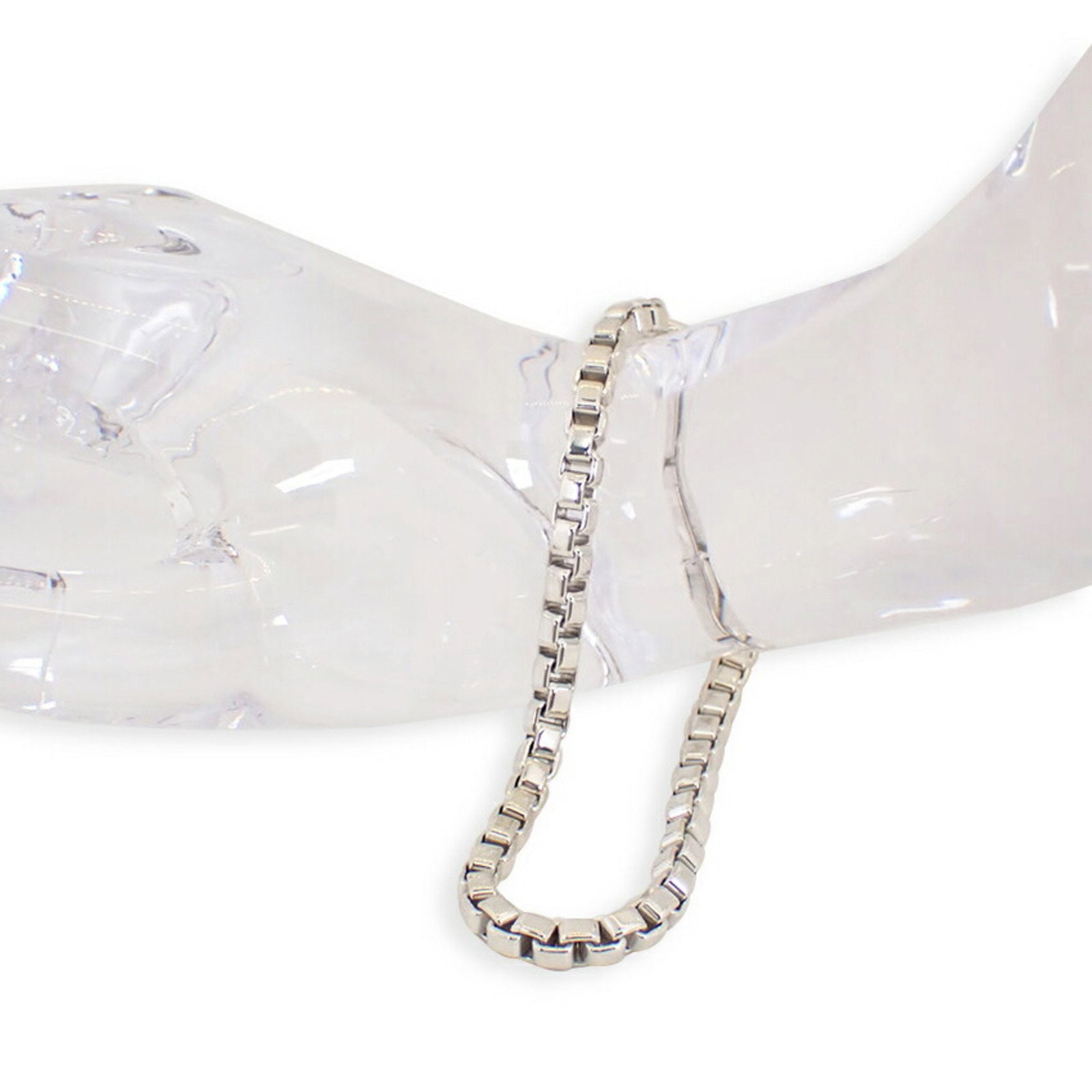TIFFANY 925 VENETIAN BRACELET: Tiffany 925 Venetian Bracelet Brand: Tiffany Type: Charm bracelet Material: Sterling silver 925 Color: None Size: Length 19cm / 7.48'' Accessories: None Accessories Notice: When purchasin