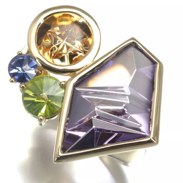 GSTV/ATELIER MUNSTEINER RING AMETHYST PERIDOT TANZANITE: GSTV/Atelier Munsteiner Ring Amethyst Peridot Tanzanite Brand: GSTV/Atelier Munsteiner Type: Ring Material: 18K / 750 / Yellow Gold Color: None Size: US 5.75-6 Accessories: None Accessori