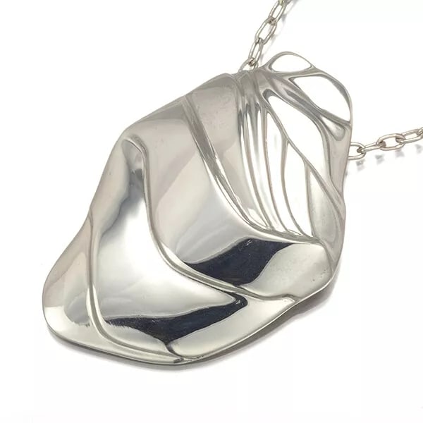 GEORG JENSEN NECKLACE OLE KORTZAU LONG CHAIN: Georg Jensen Necklace Ole Kortzau Long Chain Brand: Georg Jensen Type: Necklace Material: 925/Sterling Silver Color: None Size: Necklace length: 83cm Pendant size: 57.0 x 39.0mm Accessories: None