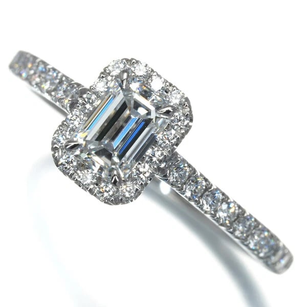 TIFFANY&CO. RING DIAMOND SOLESTE EMERALD - CUT 950 PLATINUM: Tiffany&Co. Ring Diamond Soleste Emerald - cut 950 Platinum Brand: Tiffany & Co. Type: Ring Material: 950 / Platinum Color: None Size: US6-6.25 Accessories: None Accessories Notice: When p