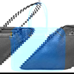 BALENCIAGA BLANKET SQUARE M BLUE LEATHER SHOULDER BAG: BALENCIAGA Blanket Square M Blue Leather Shoulder Bag Brand: BALENCIAGA Type: Shoulder Bag Material: Leather Color: Blue Size: Height : 12.8 inch (32.5 cm) Width : 15.16 inch (38.5 cm) Depth : 5.5