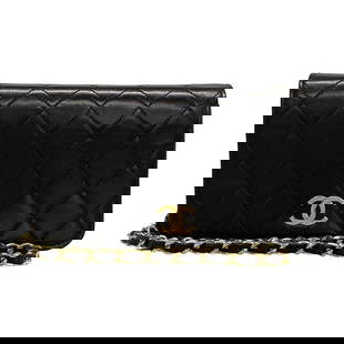 CHANEL MINI MATELASSE BLACK LAMBSKIN SHOULDER BAG GOLD HARDWARE: CHANEL Mini Matelasse Black Lambskin Shoulder Bag Gold hardware Brand: CHANEL Type: Shoulder Bag Material: Lambskin Color: Black Size: Height : 4.53 inch (11.5 cm) Width : 7.48 inch (19 cm) Depth
