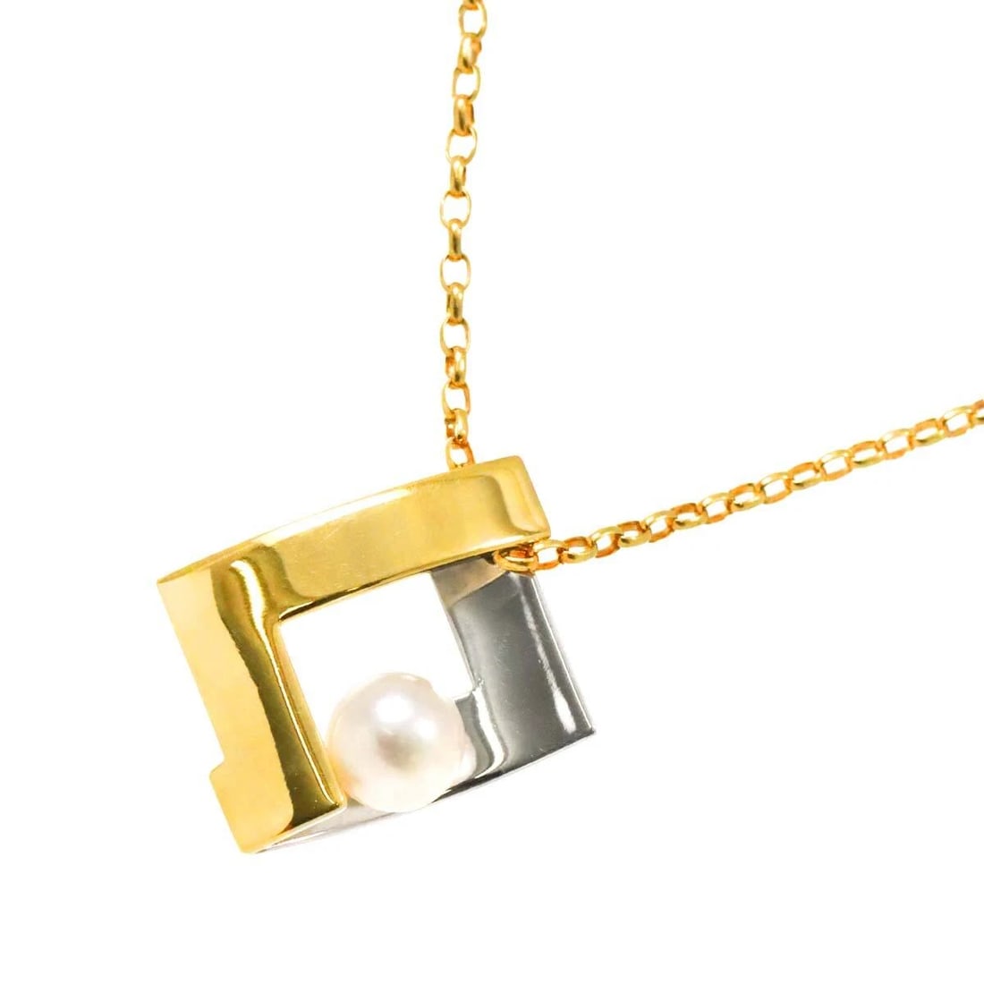 MIKIMOTO AKOYA PEARL NECKLACE 18K YELLOW WHITE GOLD: MIKIMOTO Akoya Pearl Necklace 18K Yellow White Gold Brand: MIKIMOTO Type: Necklace Material: 750 Yellow White Gold Color: Yellow Gold Size: internal circumference of the chain: 15.7inch Top Charm: