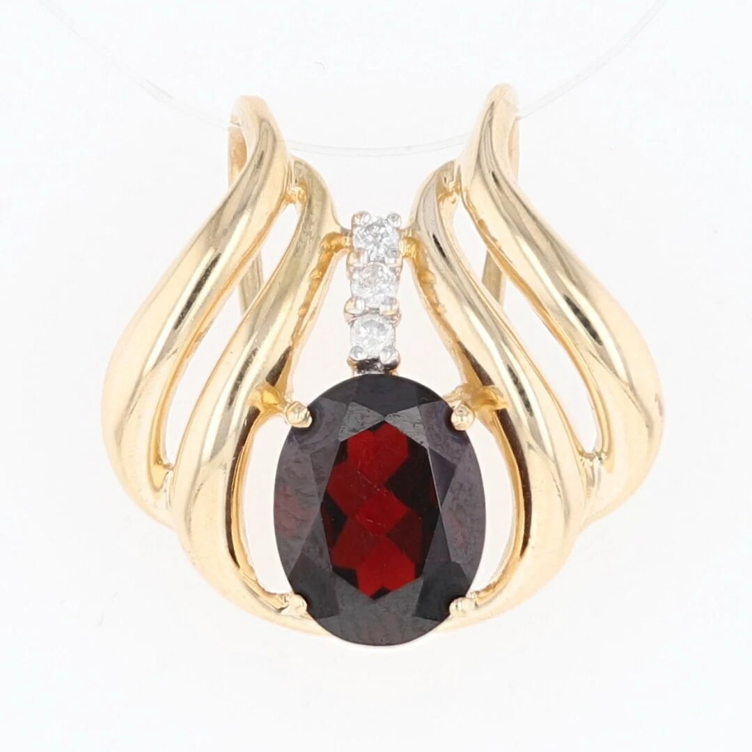 GARNET SOLITAIRE W/ DIAMOND ACCENTS PENDANT 14K YELLOW GOLD: Garnet Solitaire w/ Diamond Accents Pendant 14k Yellow Gold Brand: Unbranded Type: Pendant Material: Metal Yellow Gold Color: Main Stone Color: Dark Red Clarity: Gemstone Clarity Grade: Slightly Inclu