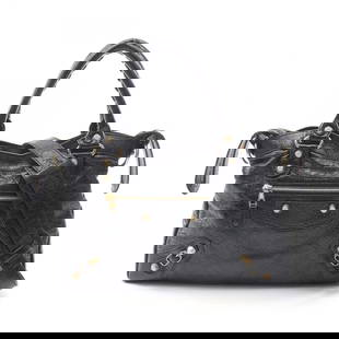 BALENCIAGA GIANT TOWN SHOULDER HANDBAG: BALENCIAGA Giant town Shoulder Handbag Brand: BALENCIAGA  Type: Handbag  Material: Exterior Material leather  Color: Exterior Color Black  Size: H:21cm x W:33cm x D:7cm (H:8.3" x W:13.0" x D:2.8") Han