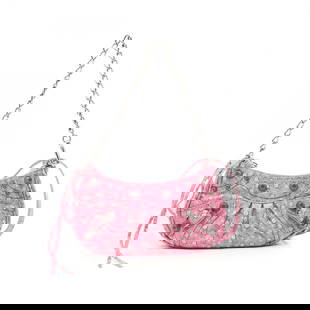 BALENCIAGA LE CAGOLE MINI CHAIN SHOULDER HANDBAG: BALENCIAGA LE CAGOLE MINI Chain shoulder Handbag Brand: BALENCIAGA  Type: Handbag  Material: Exterior Material leather  Color: Exterior Color Pink  Size: H:10.5cm x W:22cm x D:4cm (H:4.1" x W:8.7" x D