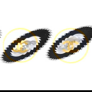 CHANEL BLACK BUTTON SHELL EARRINGS: Chanel Black Button Shell Earrings Brand: CHANEL Type: Earrings Material: Shell, Acrylic, Gold-plated Color: White, Black Size: Diameter: 2.3 cm Accessories: None Accessories Notice: When