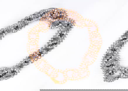 18K YELLOW GOLD DIAMOND LINK BRACELET: 18K Yellow Gold Diamond Link Bracelet Metal Type: 18K Yellow Gold  Condition: Excellent  Size: 7 inches  Description: Estate 18k yellow gold pave set diamond link bracelet featuring 34.50 carats of ro