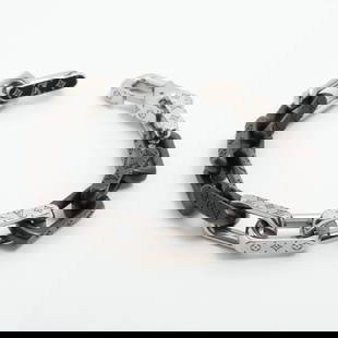 LOUIS VUITTON MONOGRAM CHAIN BRACELET: Louis Vuitton monogram chain Bracelet Brand: Louis Vuitton Type: Bracelet Material: metal Color: Black Size: Bracelet length:16 Accessories: None Accessories Notice: When purchasing pre-ow