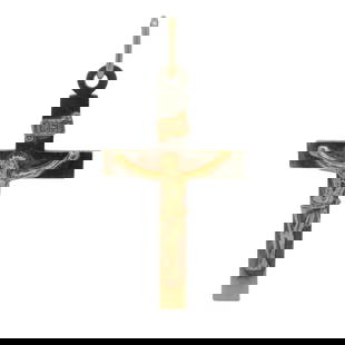 CORLETTO ITALIAN CRUCIFIXION CROSS RELIGIOUS PENDANT: Corletto Italian Crucifixion Cross Religious Pendant Brand: Corletto Type: Charm Material: Metal Color: Yellow Size: Length x Width of Pendant - 1.2x0.6 Accessories: None Accessories Notic