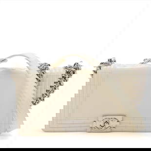 CHANEL 25 LEATHER CHAIN SHOULDER BAG WHITE SILVER: CHANEL 25 Leather Chain Shoulder Bag White Silver Brand: Chanel  Type: Shoulder bag  Material: Leather  Color: White  Size: Height:5.7inch Length:9.8inch Depth:2.2inch Shoulder height:20.3inch  Access