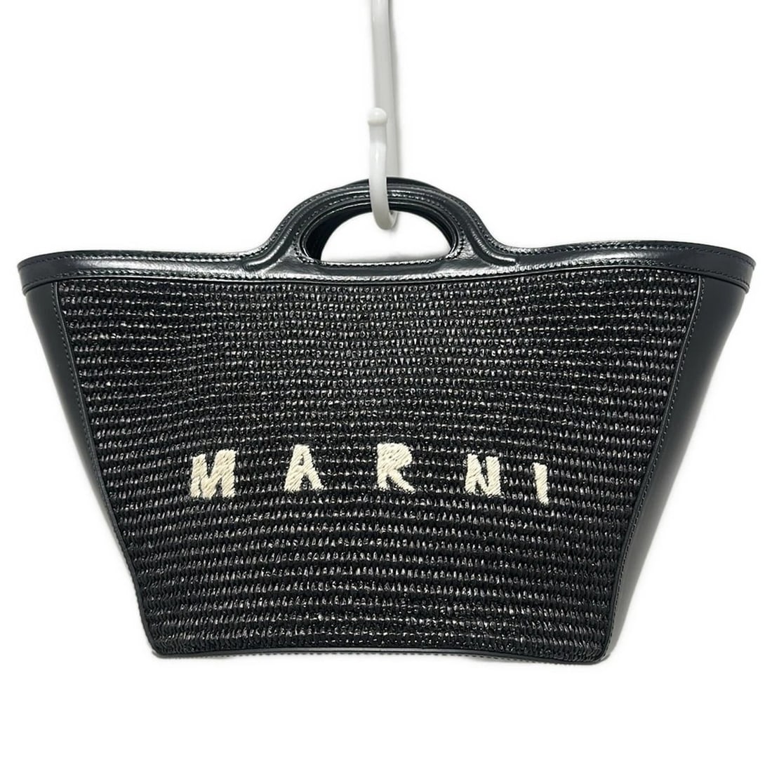 MARNI TROPICALIA BLACK STRAW LEATHER - TOTE BAG: MARNI Tropicalia Black Straw Leather - Tote Bag Brand: MARNI Type: Tote Bag Material: Straw, Leather Color: Black Size: [ Measurements ] Height : 7.87 inch (20 cm) Width : 9.45 inch (24 cm) - 14.7