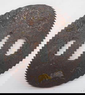 JAPANESE SWORD GUARD FOR KATANA OR WAKIZASHI ORIGINAL EDO IRON TSUBA: Japanese Sword Guard for Katana or Wakizashi Original Edo Iron Tsuba Original/Reproduction: Antique Original  Age: Unknown  Primary Material: Iron  Region of Origin: Japan  Size: diameter approximatel