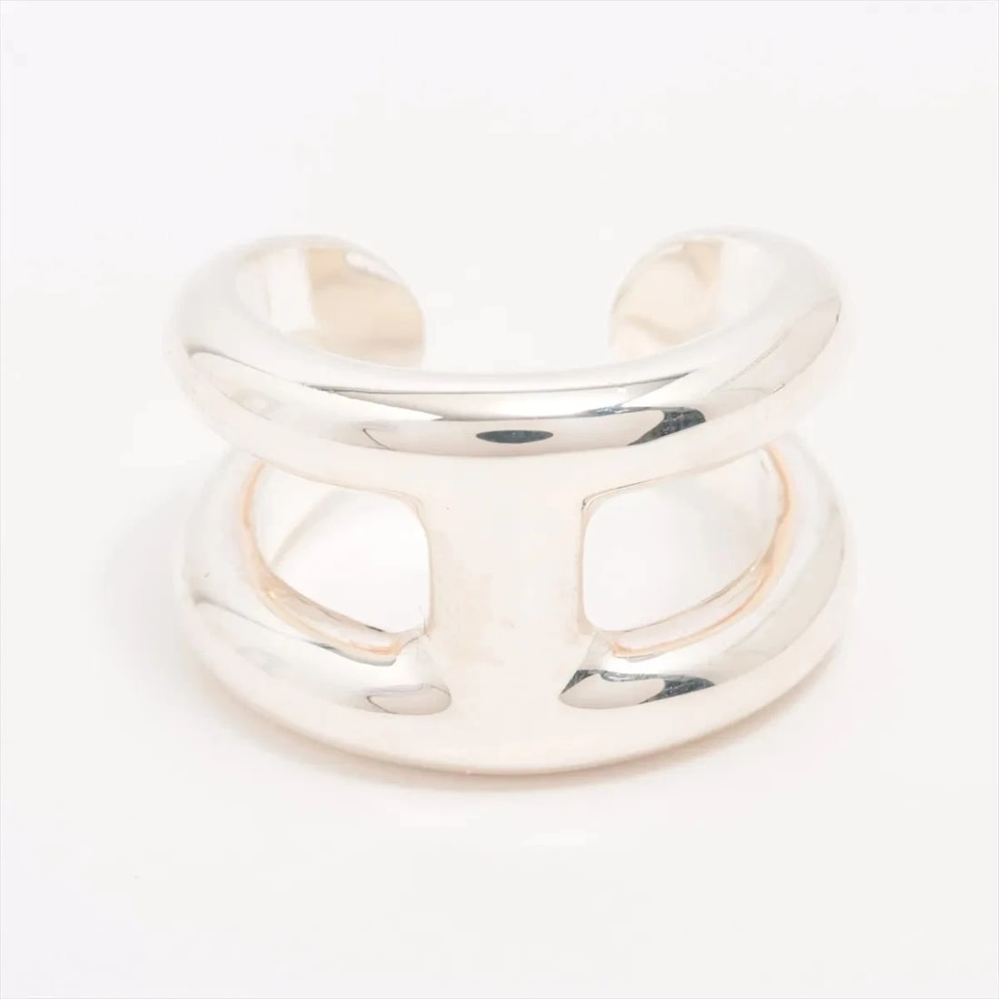 HERMÈS OSMO'S PM RING 53 925: Hermès Osmo's PM Ring 53 925 Brand: Hermès Type: Ring Material: 925 Color: Silver Size: 6.25 - 6.5 US Accessories: None Accessories Notice: When purchasing pre-owned goods, please refer to