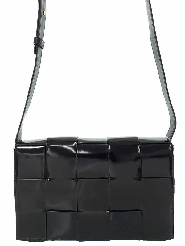 BOTTEGA VENETA CASSETTE SHOULDER BAG: Bottega Veneta Cassette Shoulder Bag Brand: Bottega Type: Shoulder Bag Material: leather Color: Black Size: W:23cm H:15cm D:5cm Shoulder:98 - 118cm Accessories: None Accessories Notice: Wh