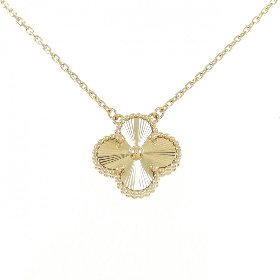 VAN CLEEF & ARPELS VINTAGE ALHAMBRA NECKLACE: Van Cleef & Arpels Vintage Alhambra Necklace Brand: Van Cleef & Arpels Type: Necklace Material: 750 Yellow Gold Color: None Size: Pendant top H x W: 14.8mmx14.8mm Chain Max. W: 0.9mm Accessories:
