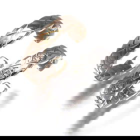 CHANEL EAR CUFF COCO CRUSH DIAMOND HOOP: CHANEL Ear Cuff Coco Crush Diamond Hoop Brand: CHANEL Type: Earrings Material: 18K / 750 / White Rose Gold Color: None Size: Design size: length x 14.8width 14.8 x thickness 3.2mm Accessories: No