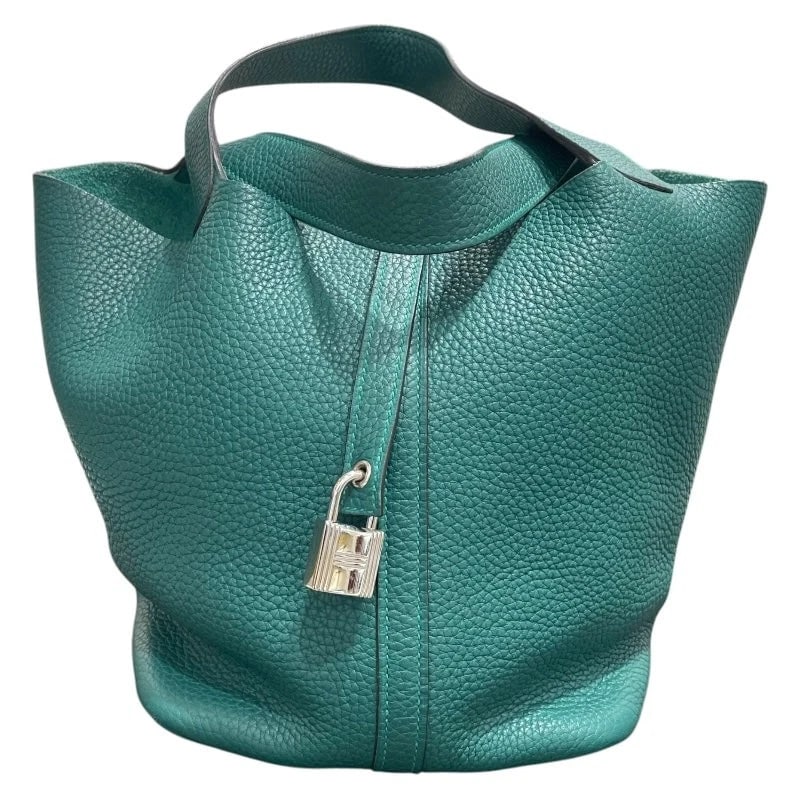 HERMES PICOTIN LOCK MM T STAMP MALACHITE × SHW HANDBAG: HERMES Picotin Lock MM T Stamp Malachite × SHW Handbag Brand: HERMES Type: Handbag Material: Taurillon Color: Malachite x SV Hardware Size: W: 22cm / H: 21cm / D: 18cm Accessories: None Ac