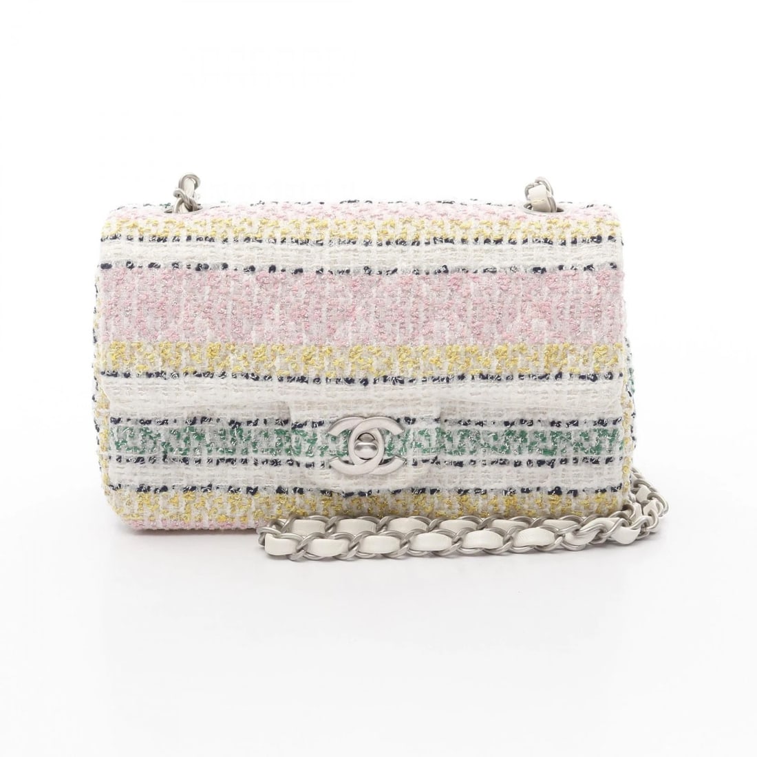 CHANEL MATELASSE SINGLE FLAP CHAIN SHOULDER BAG: CHANEL Matelasse single flap Chain Shoulder Bag Brand: CHANEL Type: Shoulder Bag Material: Fabric Color: White??ish colors × Multicolor??ish colors Size: H:12.5cm x W:19.5cm x D:6.5cm (H:4.9" x W