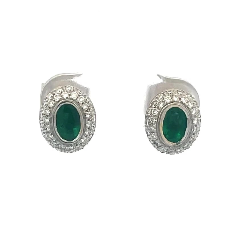 H.STERN EMERALD GOLD EARRINGS PAVE: H.Stern Emerald Gold Earrings Pave Brand: H.Stern Type: Earrings Material: 18k white gold, Stone Creation Natural Color: White Size: Measurement: 10mm long x 9mm wide x 4mm high Accessories: None