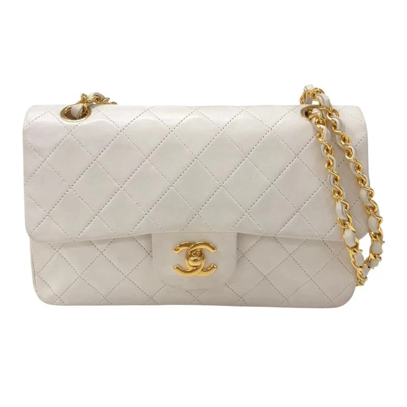 CHANEL MATELASSÉ 23 WHITE GHW LAMBSKIN (1 of 9)
