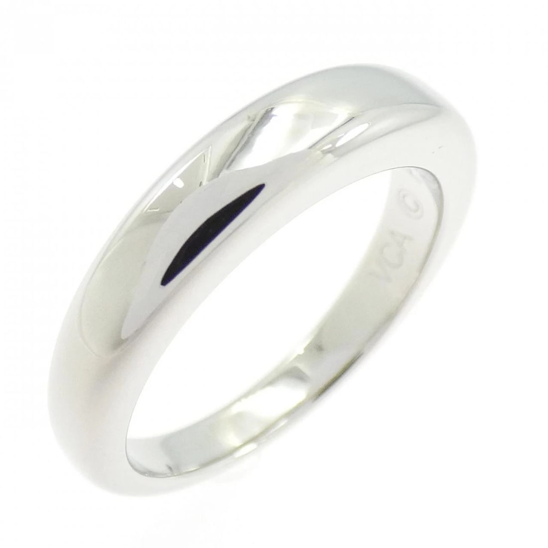 VAN CLEEF & ARPELS PT950 RING: Van Cleef & Arpels PT950 Ring Brand: Van Cleef & Arpels Type: Ring Material: Platinum 950, Color: None Size: 5 (US size) Accessories: None Accessories Notice: When purchasing pre-owned goo