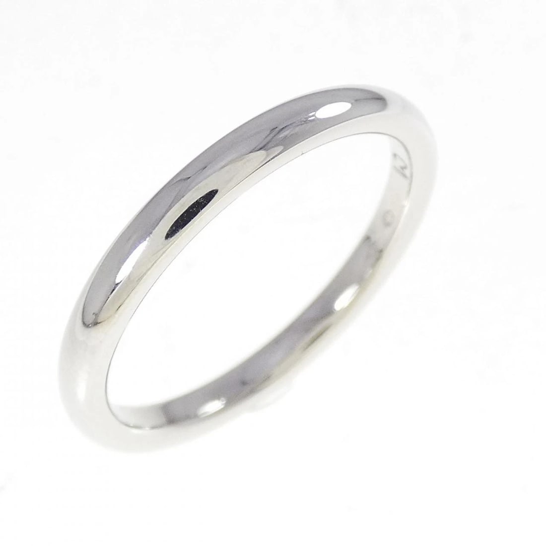 VAN CLEEF & ARPELS PT950 RING: Van Cleef & Arpels PT950 Ring Brand: Van Cleef & Arpels Type: Ring Material: Platinum 950, Color: Platinum Size: 9-9.5 (US size) Accessories: None Accessories Notice: When purchasing pre-o