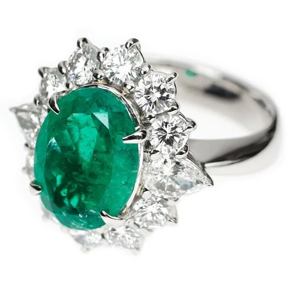 PT900 EMERALD DIAMOND RING - 2