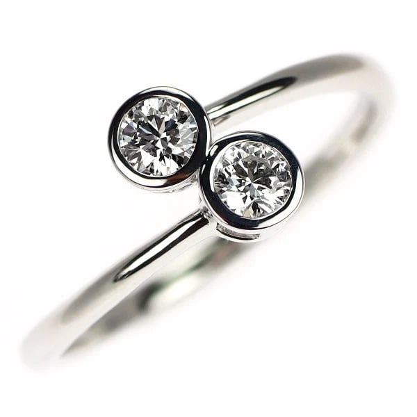 FOREVERMARK K18WG DIAMOND RING: Forevermark K18WG Diamond Ring Brand: None Type: rings Material: K18WG Main Stone Natural Color: None Size: 6 US Accessories: None Accessories Notice: When purchasing pre-owned goods, please