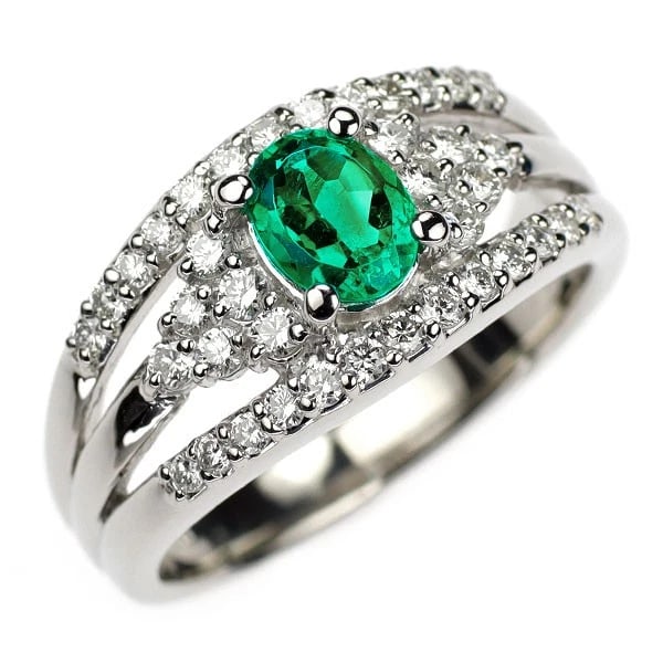 PT900 EMERALD DIAMOND RING: Pt900 emerald diamond ring Brand: None Type: rings Material: Platinum Main Stone emeralds Color: None Size: 6.25 - 6.5 US Accessories: None Accessories Notice: When purchasing pre-owned go