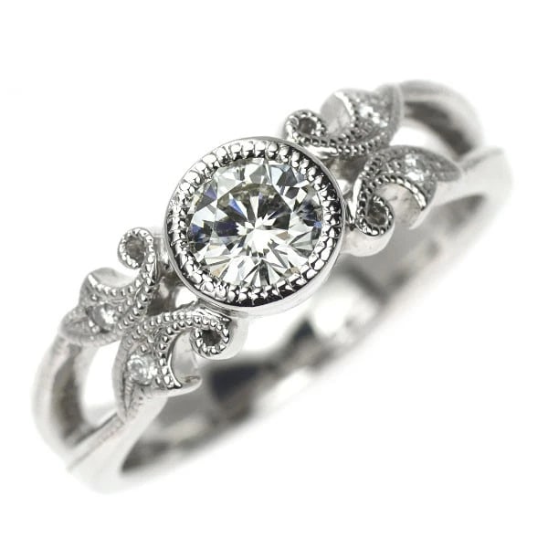 PT900 DIAMOND RING: Pt900 diamond ring Brand: None Type: rings Material: Pt900 Main Stone Natural Color: None Size: 5.25 US Accessories: None Accessories Notice: When purchasing pre-owned goods, please refer to