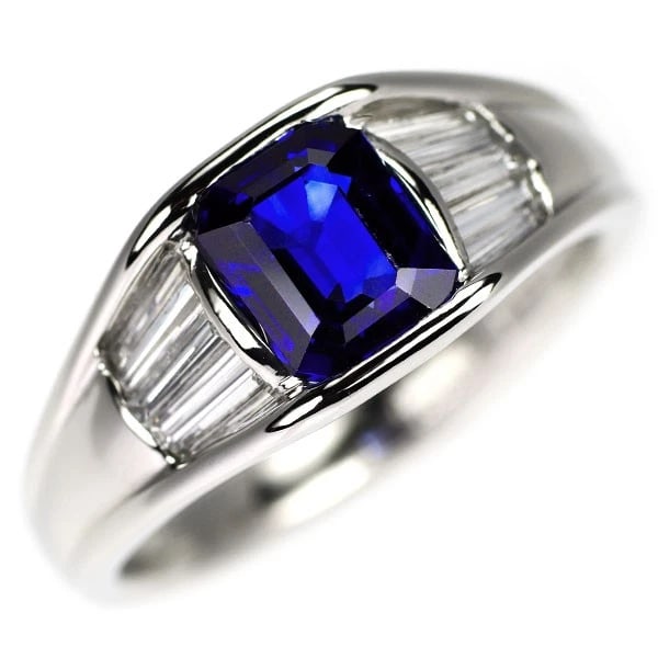 900 SAPHIRE DIAMOND RING: 900 SaPhire Diamond Ring Brand: None Type: rings Material: Pt900 Color: None Size: 5.5 - 5.75 US Accessories: None Accessories Notice: When purchasing pre-owned goods, please refer to the