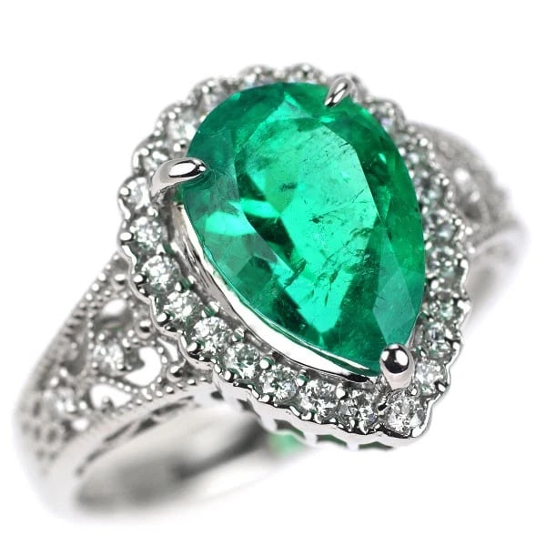 PT900 EMERALD DIAMOND RING: Pt900 emerald diamond ring Brand: None Type: rings Material: Pt900 Main Stone emeralds Color: None Size: 6 US Accessories: None Accessories Notice: When purchasing pre-owned goods, please