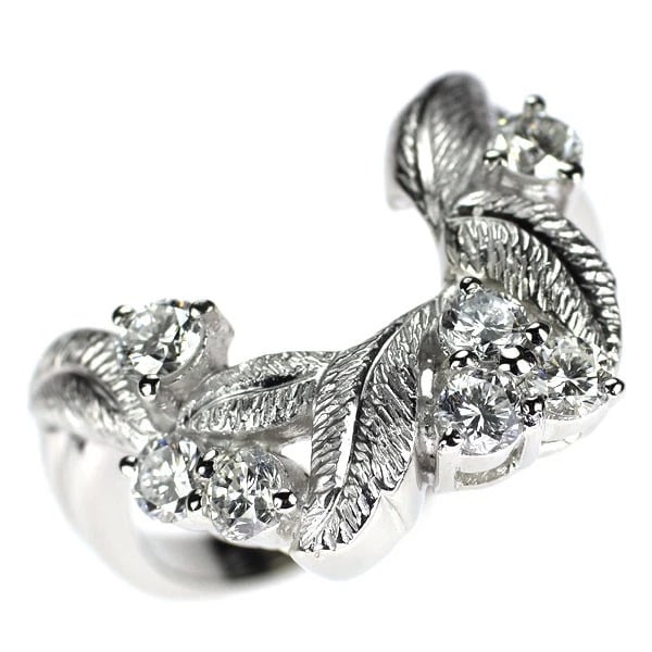 PT900 DIAMOND RING: Pt900 diamond ring Brand: None Type: rings Material: Pt900 Main Stone Natural Color: None Size: 6.25 - 6.5 US Accessories: None Accessories Notice: When purchasing pre-owned goods, please